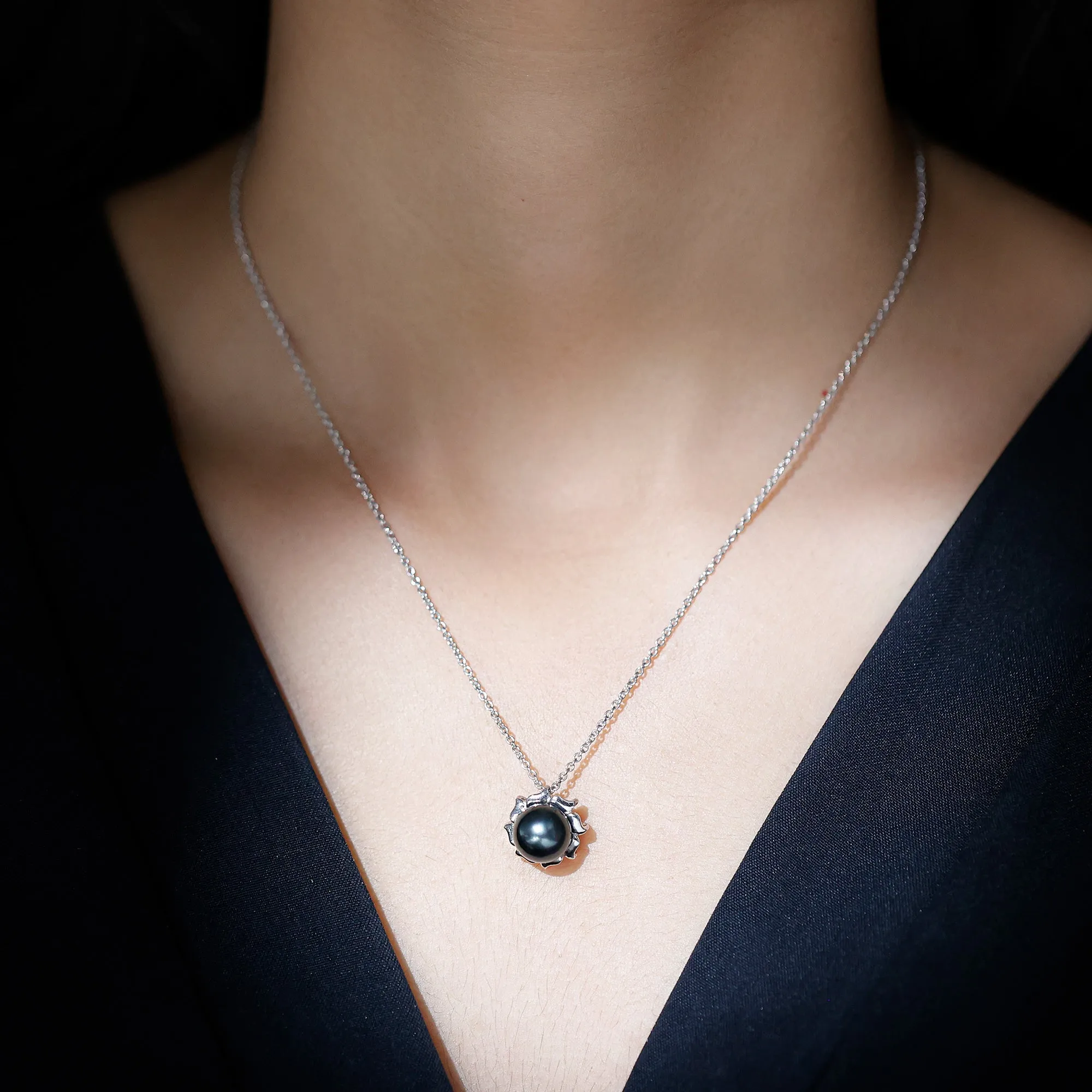 9 MM Black Pearl Solitaire Pendant Necklace with Floral Petals
