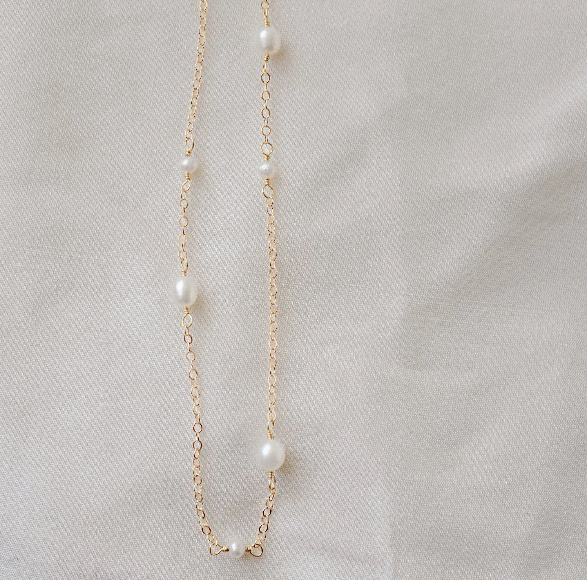 Alternating Pearl Necklace