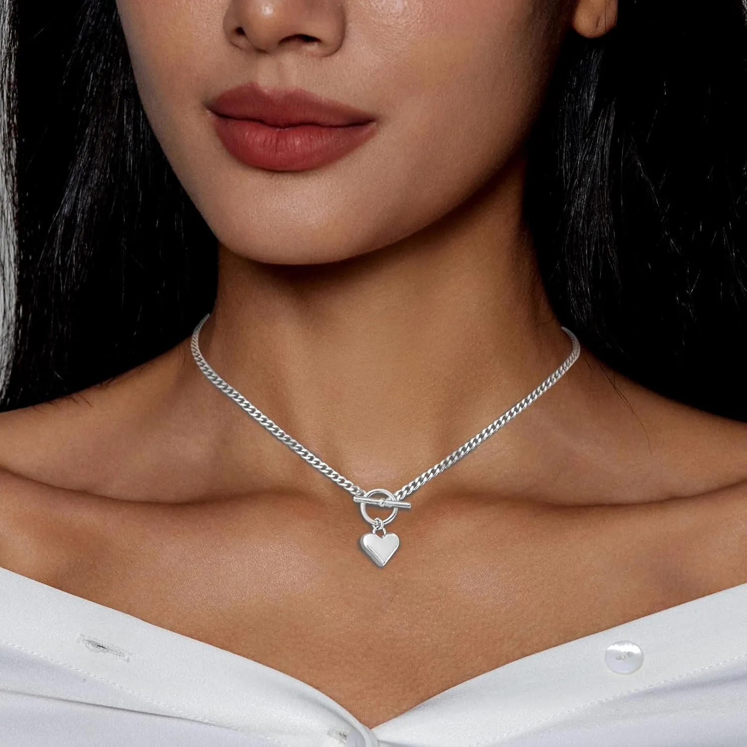 Cute Heart Necklace Dainty 18k Gold Plated Tiny Heart Pendant Choker Necklaces Small Gold Love Open Heart Chain Necklace for Women Simple Gold Necklace for Women Trendy Jewelry
